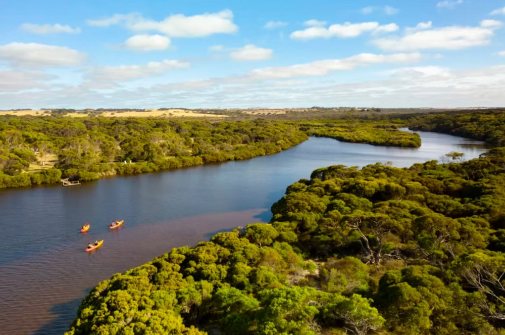 Kangaroo Island Adventure Tour - Kingscote