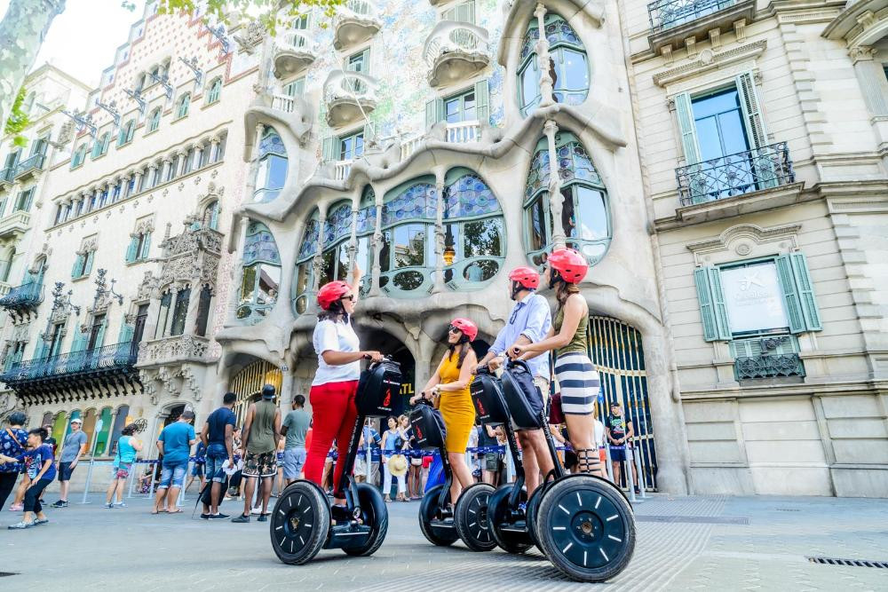 2.5 Hour Gaudí Segway Tour