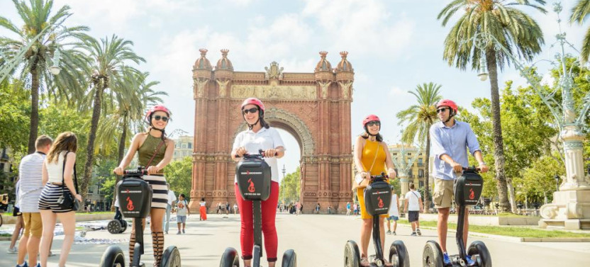 2.5 Hour Gaudí Segway Tour, photo 2 of 7