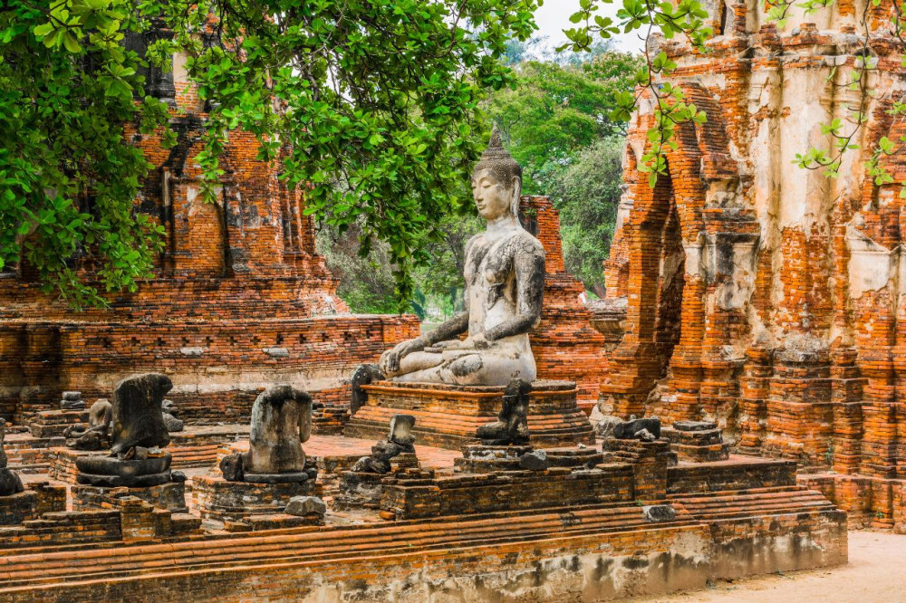 Bangkok: Ayutthaya Temples and Boat Tour with Lunch & Transfer