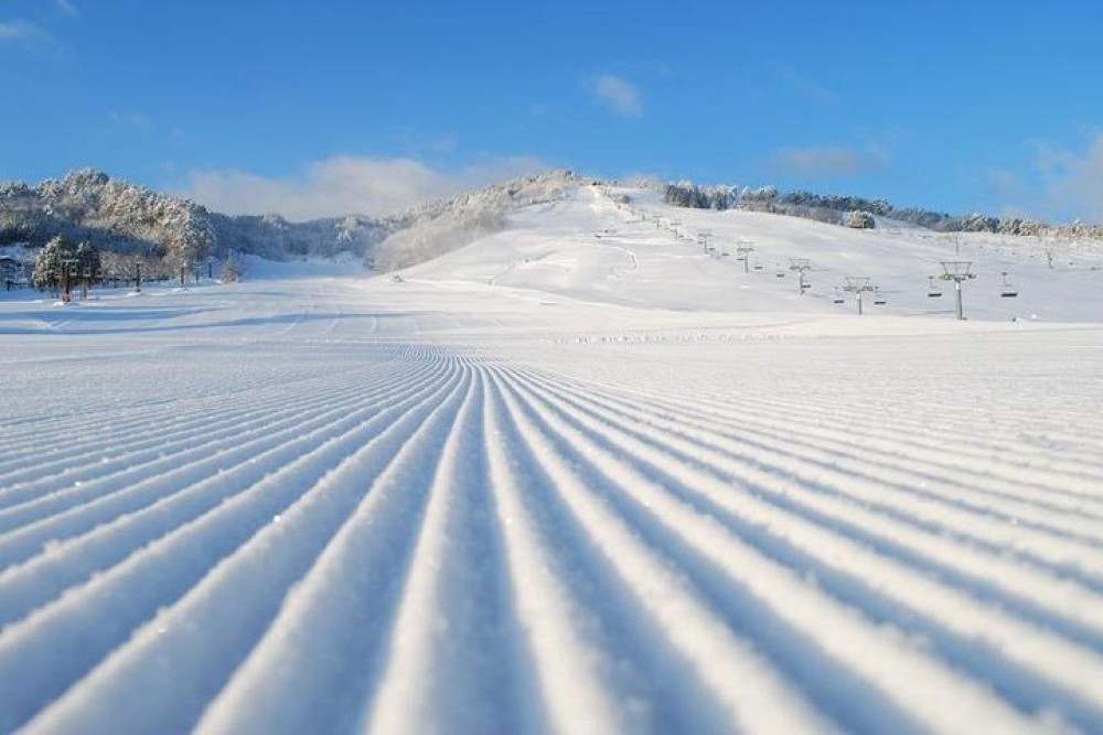Snow Activities In Takayama: Skiing, Snow Bording, Snowshoeing, Etc.