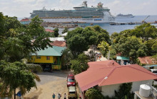 Roatan Henry tour2