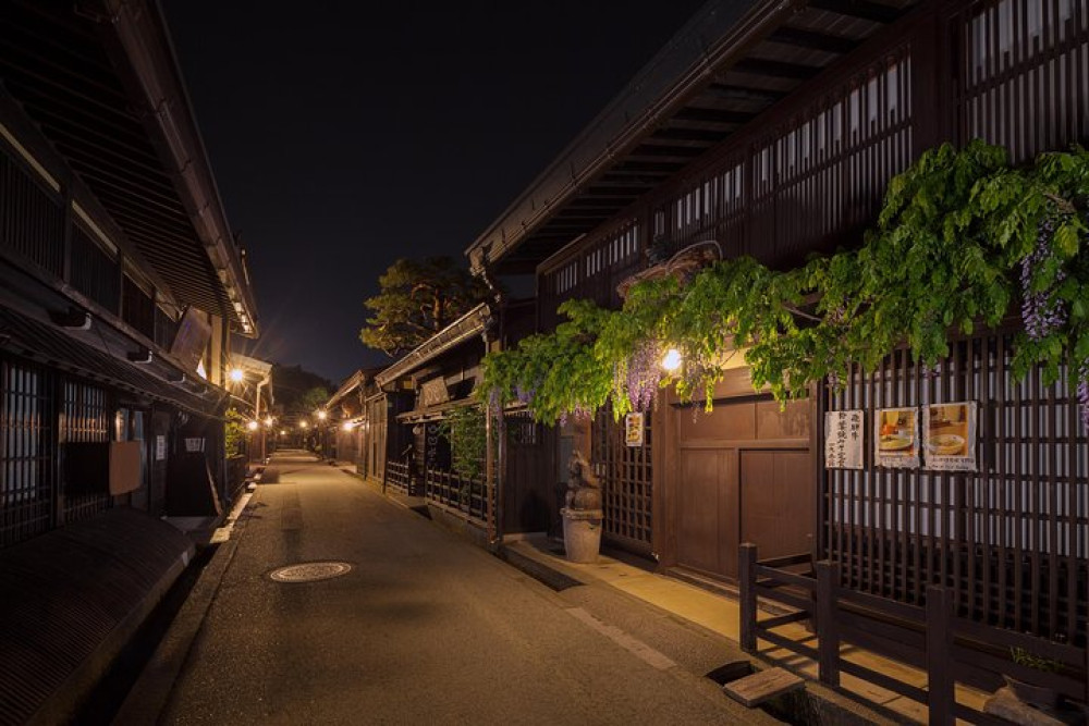 Night Tour of Takayama (about 40 Min.)
