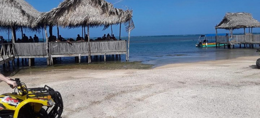 Roatan Private Tour: Shopping, Sightseeing and Beach Break