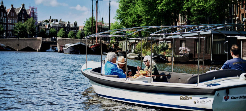 Private 1-Hour Amsterdam Canal Cruise
