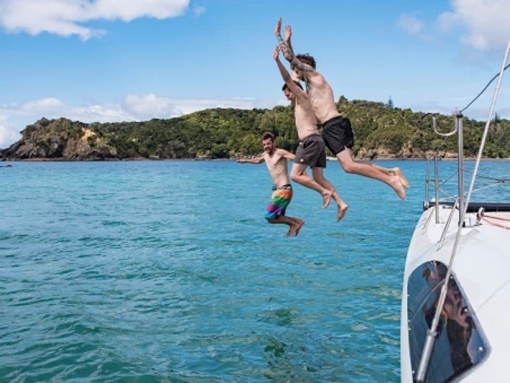 Bay Of Island Shore Excursion: Island Hopping & Barefoot Sailing