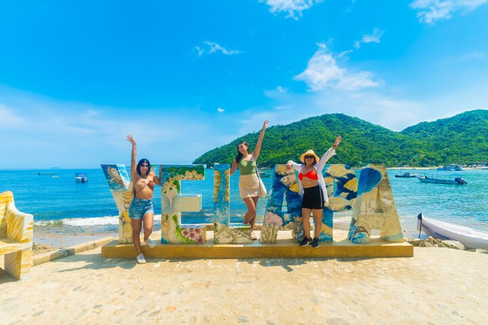 Yelapa Escape and Snorkeling in Puerto Vallarta by Speedboat