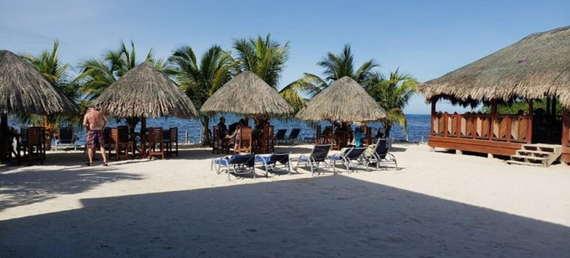Roatan Combo Tour: Jungle Horseback Riding And Beach Break