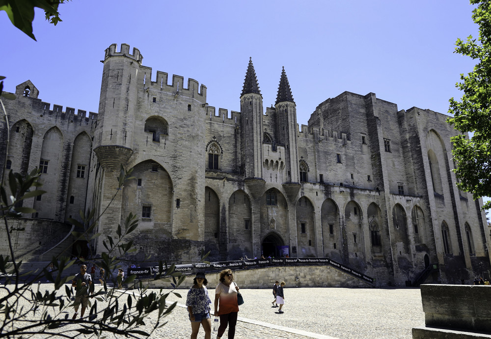 Avignon, Palais des Papes, Provençal food market & L'Isle sur la So