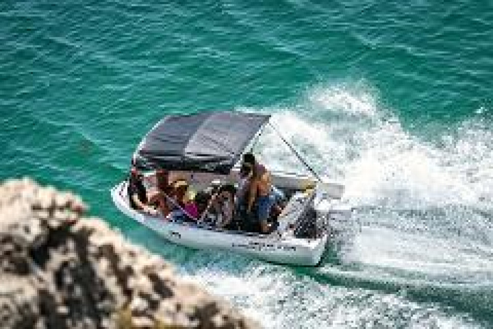 Arrábida by Boat I Half Day Private Boat Rental - with Skipper