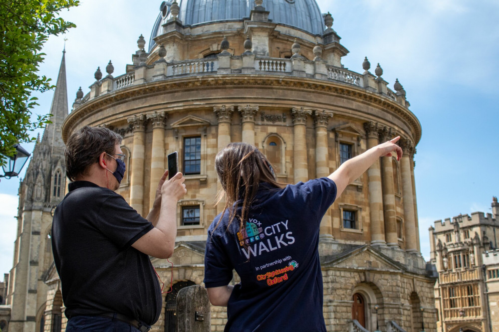 Stepping Through Oxford Walking Tour