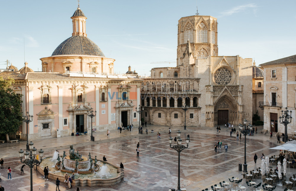 Valencia - Panoramic Walking Tour With Horchata