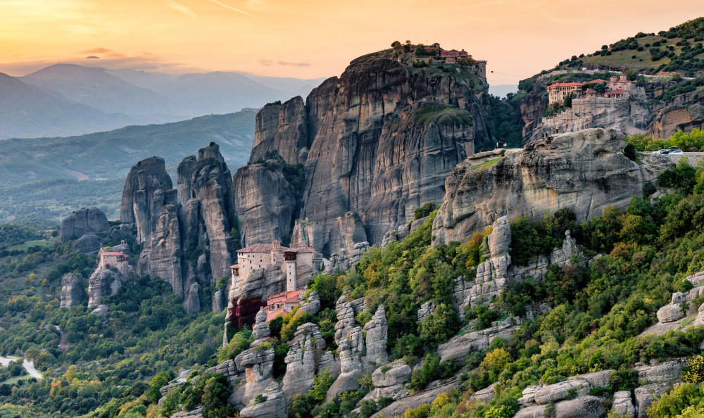 Athens to Meteora 2-Day Trip by Train