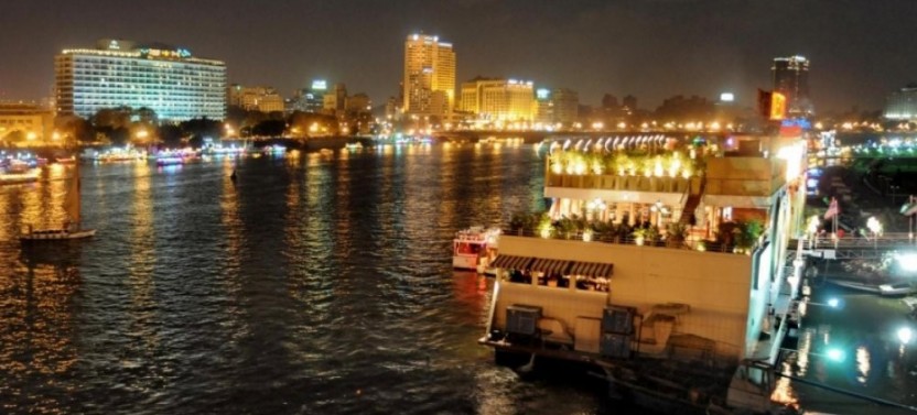 Nile Dinner Cruise in Cairo with Live Entertainment