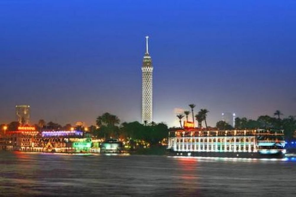 Dinner cruise and oriental show in Cairo