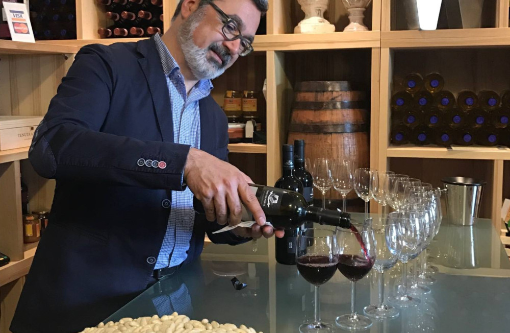 Small Group Boutique Winery Visit & Wine Tasting near Arezzo