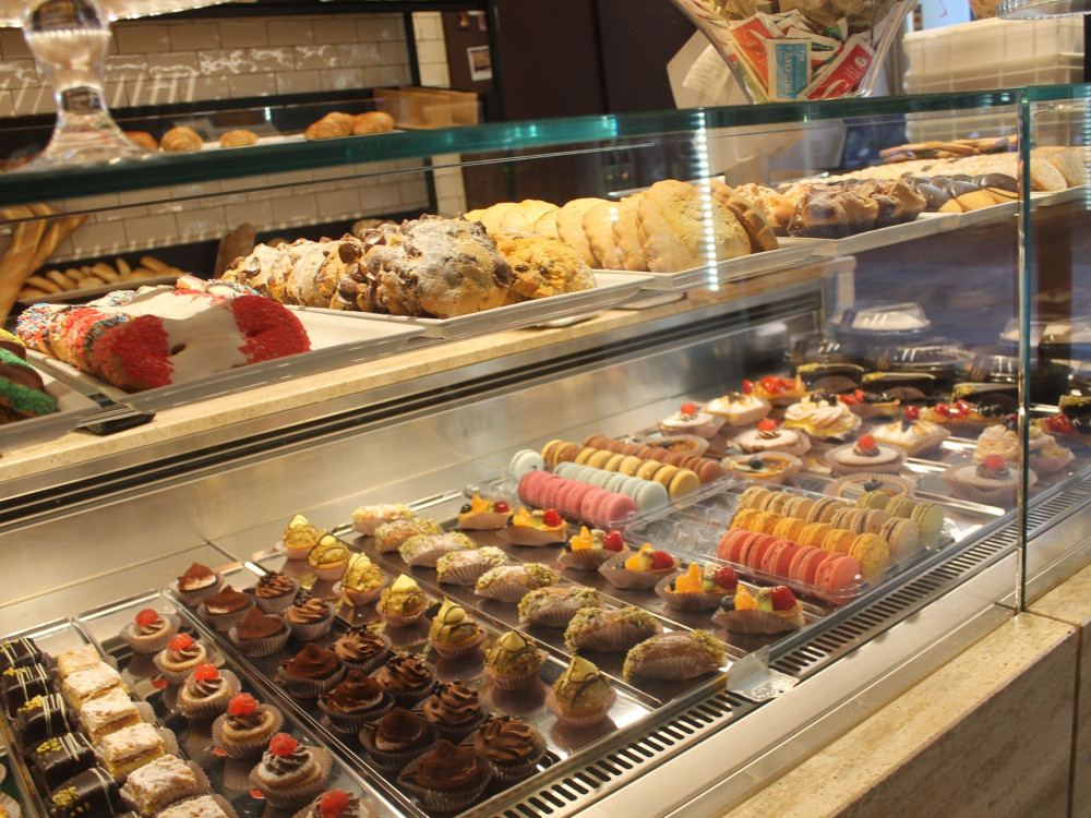 Small Group Food Tour with Tastings & Sightseeing in Parma