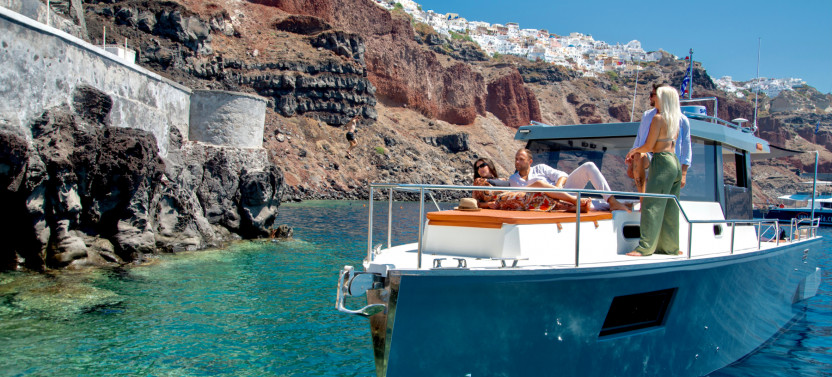 Diamond 36 Motor Yacht Private 3H Day Cruise