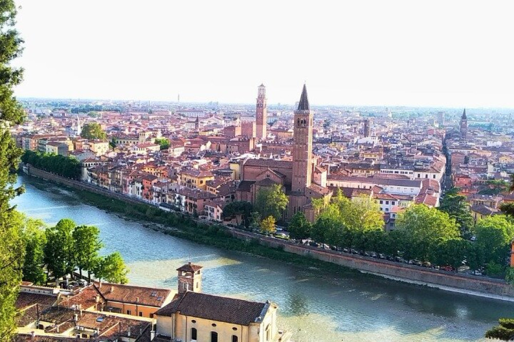 Small Group Guided Walking Tour on Verona Hillside