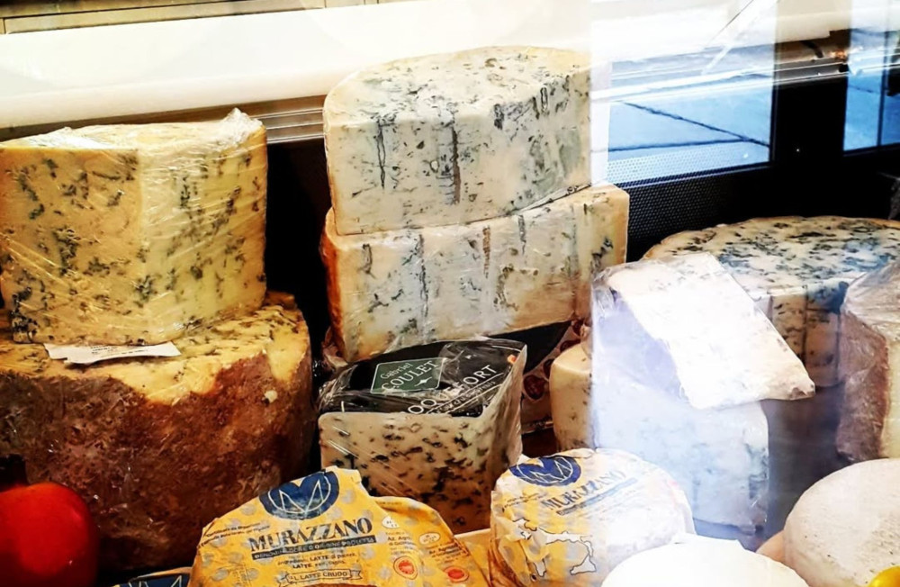 Small Group: Piedmontese Cheese Tasting Experience in Turin