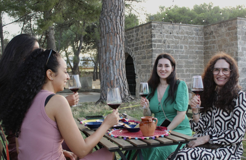 Small Group Organic Wine and Olive Oil Tasting Experience near Lecce