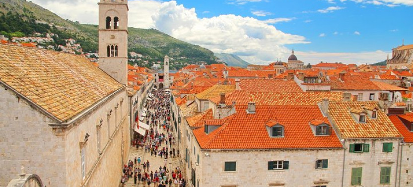Discover the Old Town 1.5 Hour Walking Tour