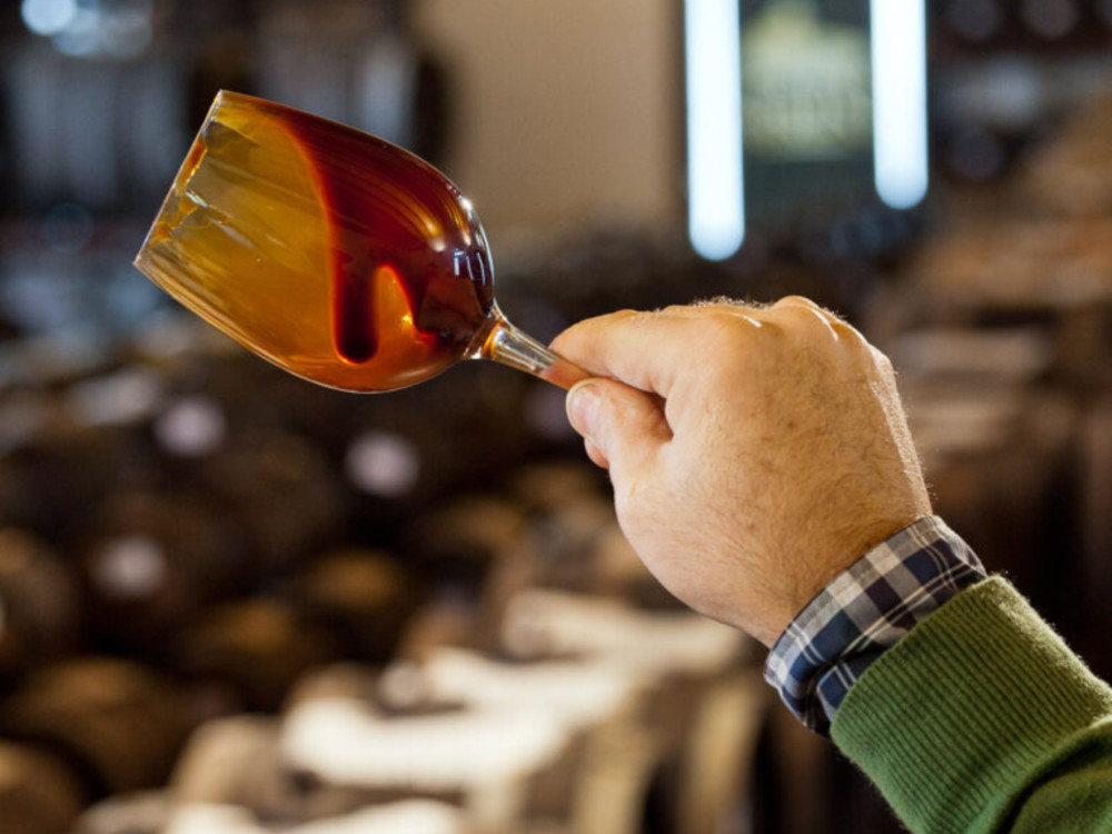 Small Group: Balsamic Vinegar Tasting & Production Tour in Modena