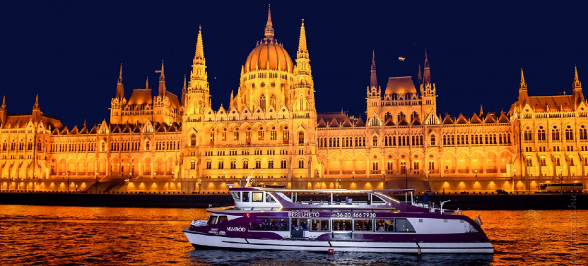 Danube Cruise with 4 Course Dinner and Folklore & Operetta Show