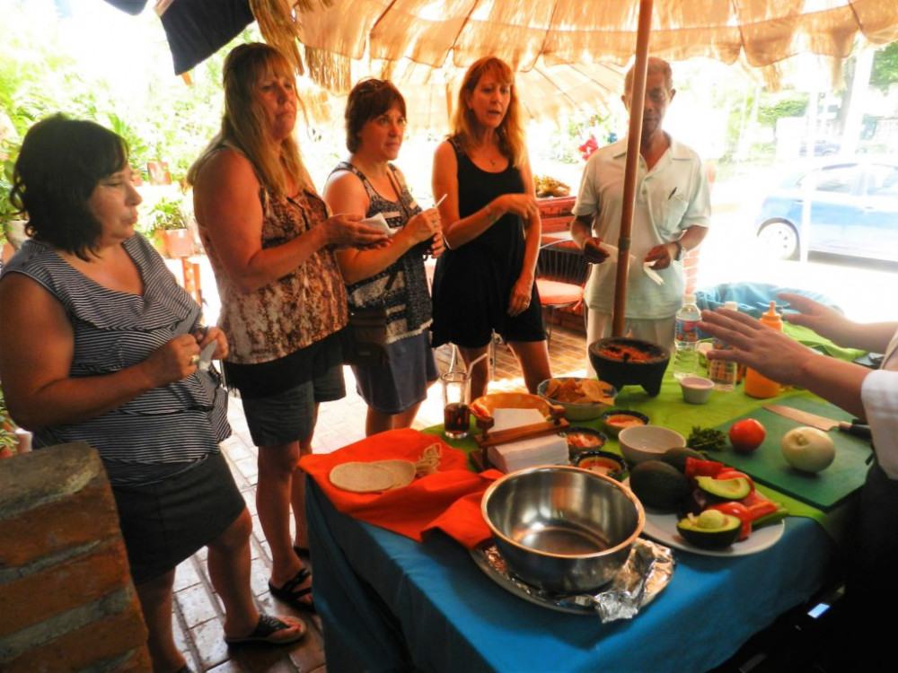 5-6 Hrs Mexican Food Cooking Class with Acapulco Market Tour