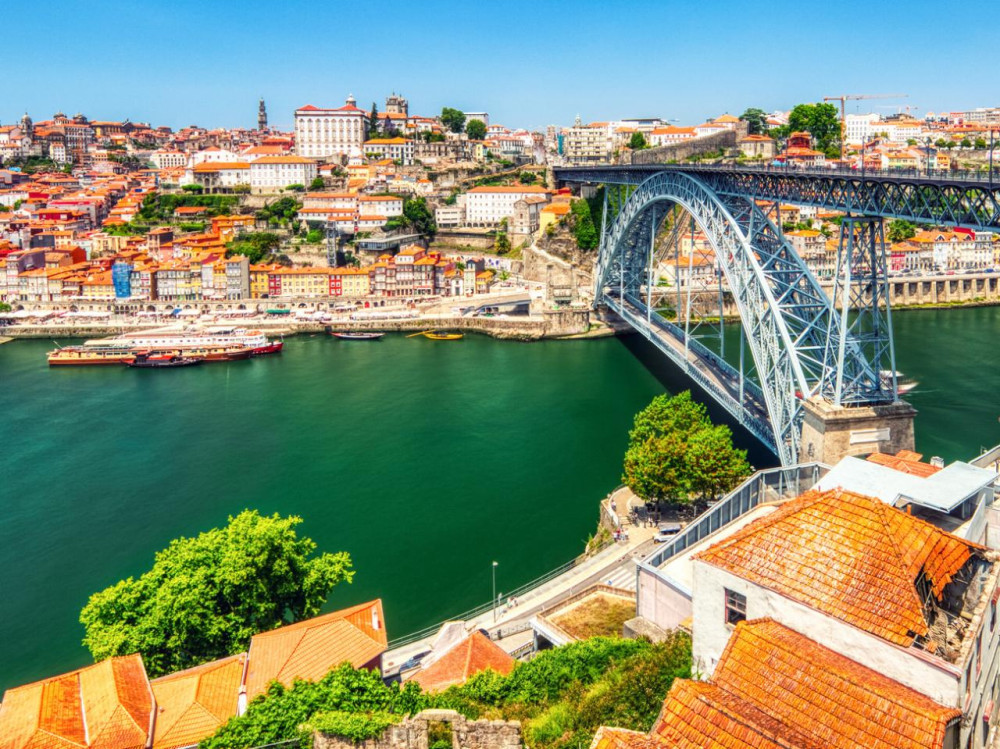 A Day in Porto: Private Full-Day Walking Tour w/ Wine Tasting