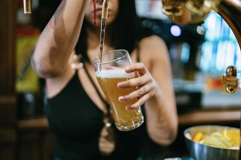 Berlin: Ludwig's Private Pub Crawl with VIP Club Entry