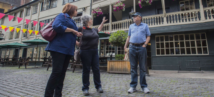 Private Expert-led Theater History Walk in London