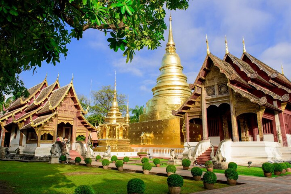 Chiang Mai Old City & Temples Guided Walking Tour
