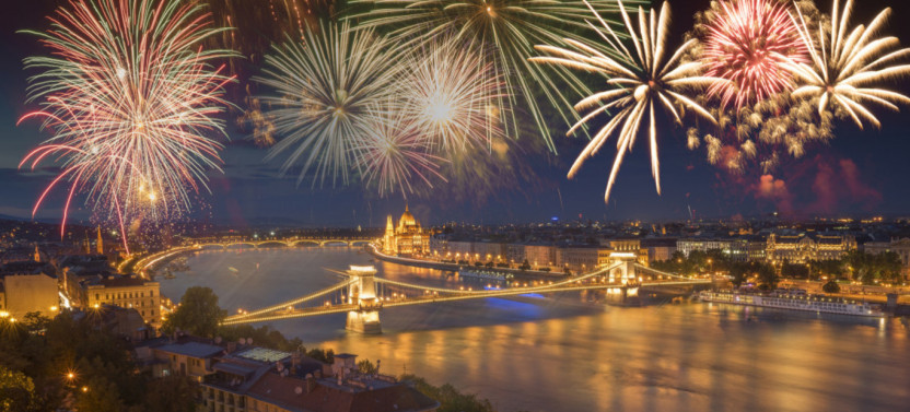 St. Stephen's Day Fireworks Dinner Cruise with Bar Piano - August 20
