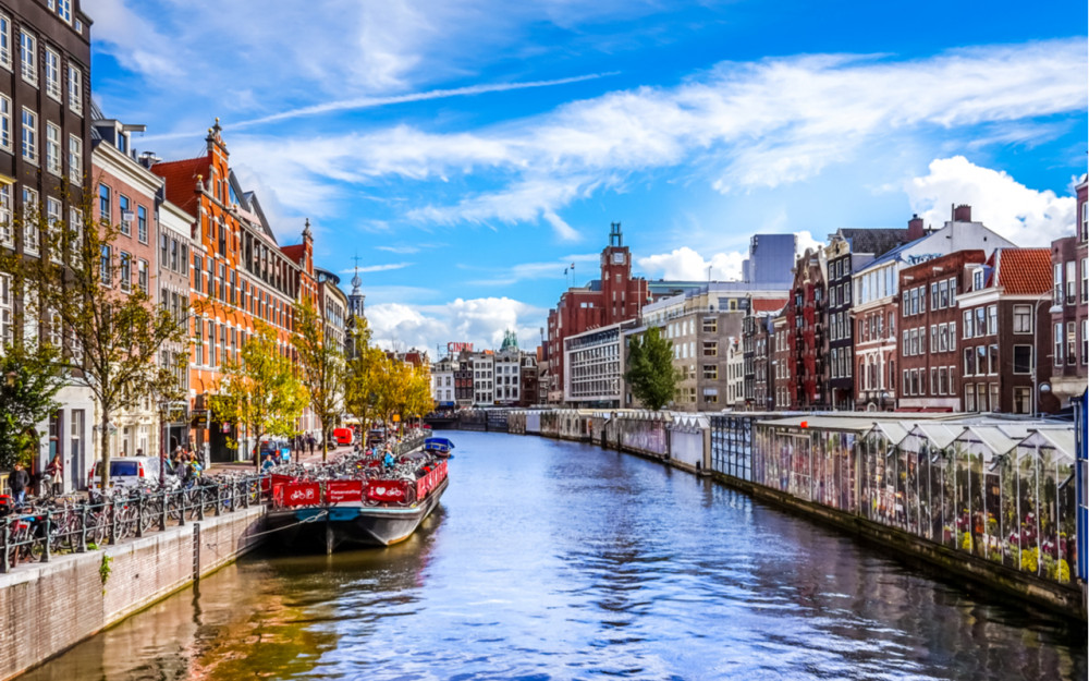 Centrum Amsterdam: The Golden Tulip Hunt Self-Guided Game Tour