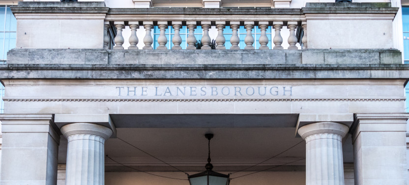 Luxurious Mayfair: Glamour in London Self-Guided Game Tour