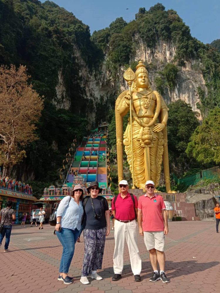 4 in 1 Day Tour: Elephants, Batu Caves, Monkey Feeding & Fireflies