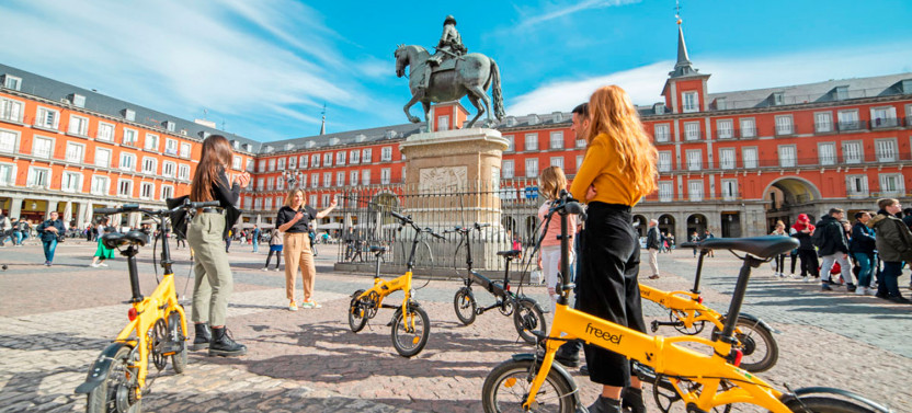 Madrid 360º eBike Tour: City Highlights & Parks Experience