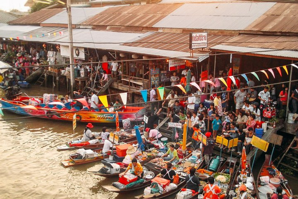 Amphawa Floating & Maeklong Railway Train Market Private Tour