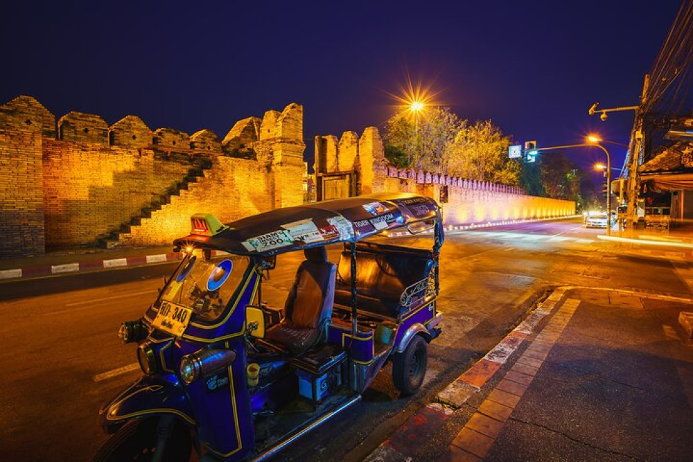 Half-Day Chiang Mai Tuk Tuk City Tour with Temples & Market