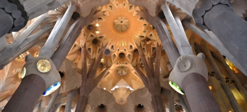 Expert-led Sagrada Familia Express Tour