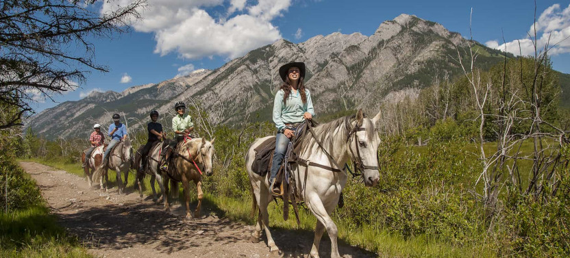 Small Group: 3 Hour Banff Trail Riders Bow Valley Loop Ride
