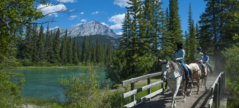Small Group: 2 Hour Banff Trail Riders Sundance Loop Ride