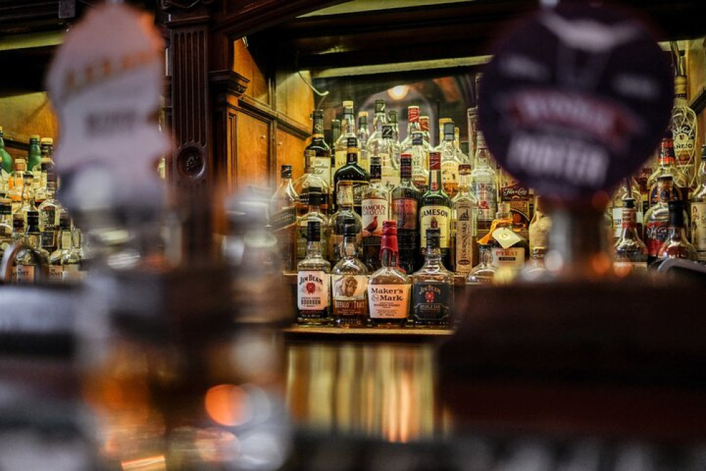 Edinburgh Gin Tour With A Local Guide: Private & Custom