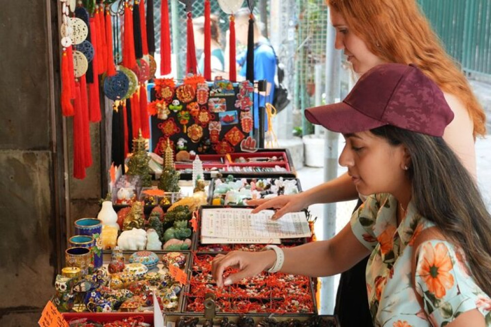 Hong Kong Private & Personalized Full-day Tour With A Local Guide