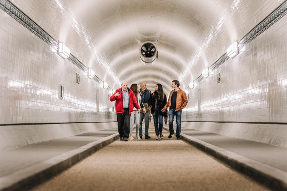 Personalized & Private Hamburg Full Day Tour With A Local