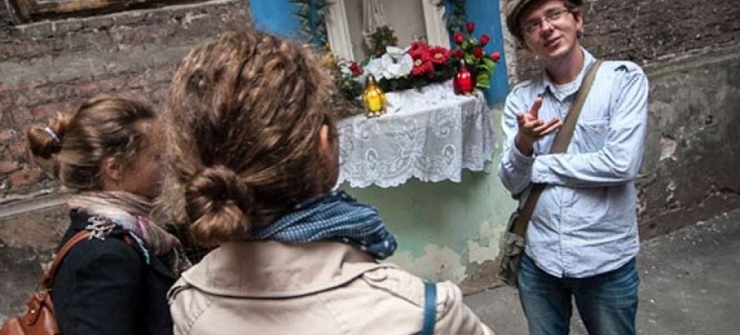 Warsaw Behind the Scenes: Small Group Tour with Hotel Pick-Up