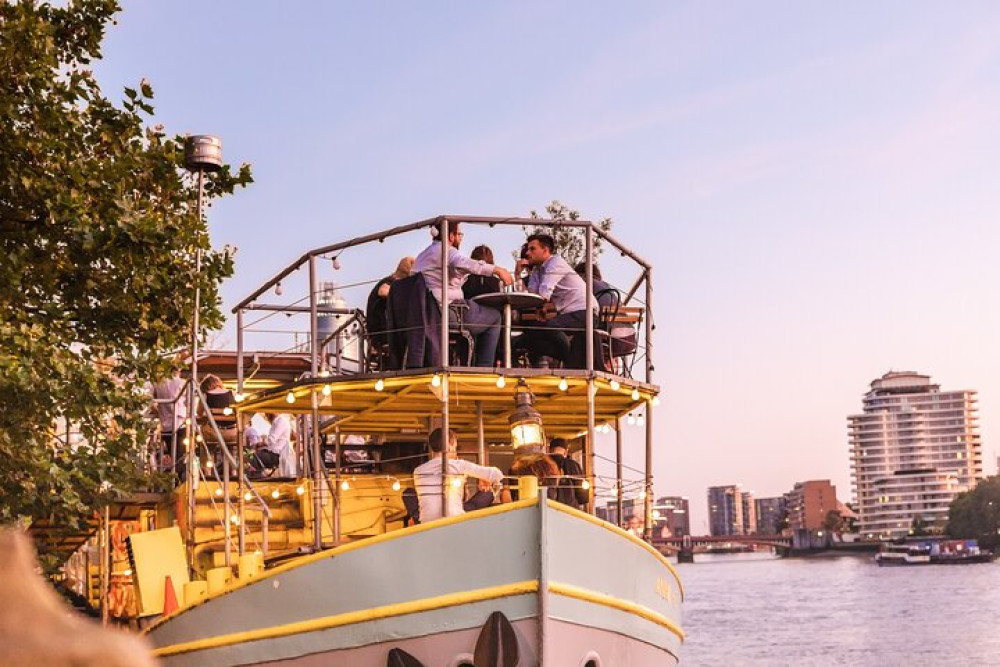 London Historic Pub Tour With A Local Tailored To Your Interests & Tastes