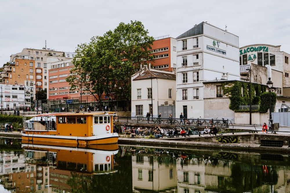 Paris' Best Kept Secrets Insider Tour  With A Local