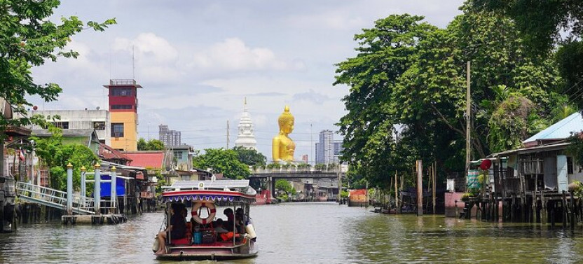 Small Group: Bangkok Local Canal Village Tour